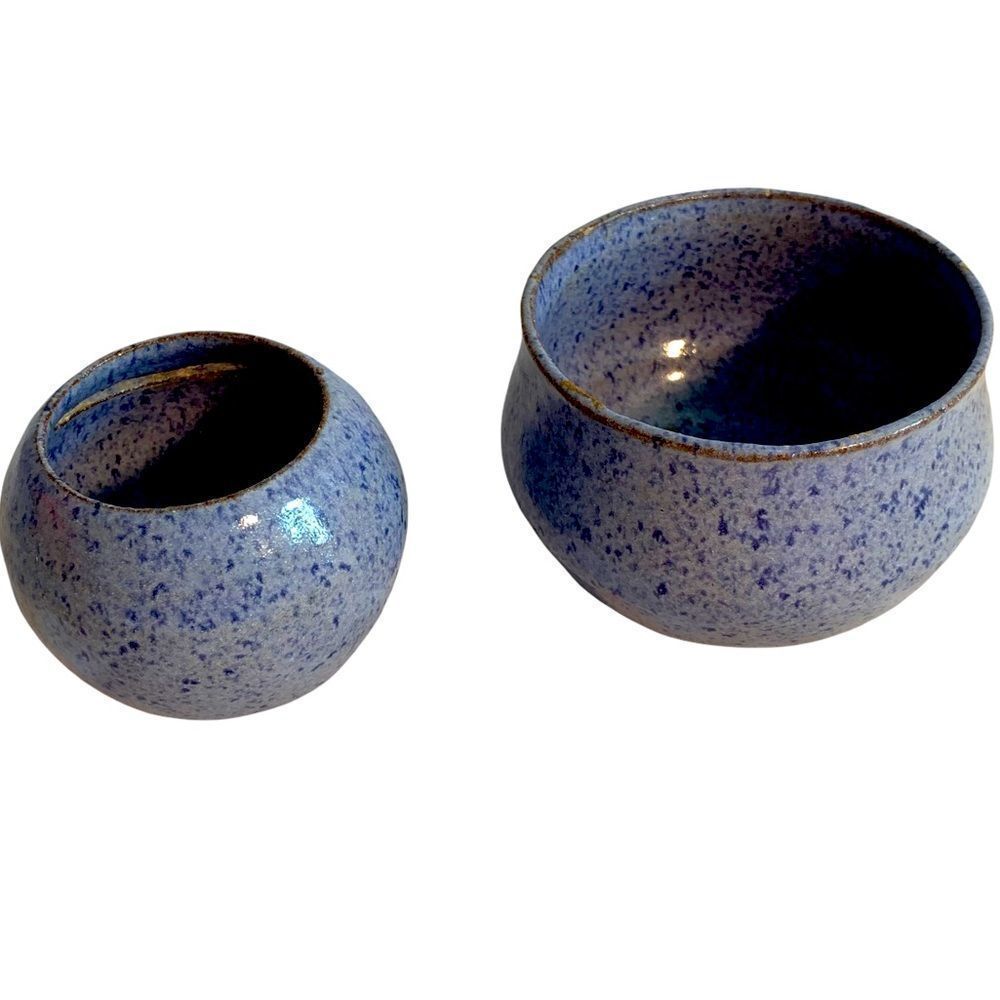 2 NESTING POTTERY BOWLS ARTIST SIGNED NOVA‎ SCOTIA